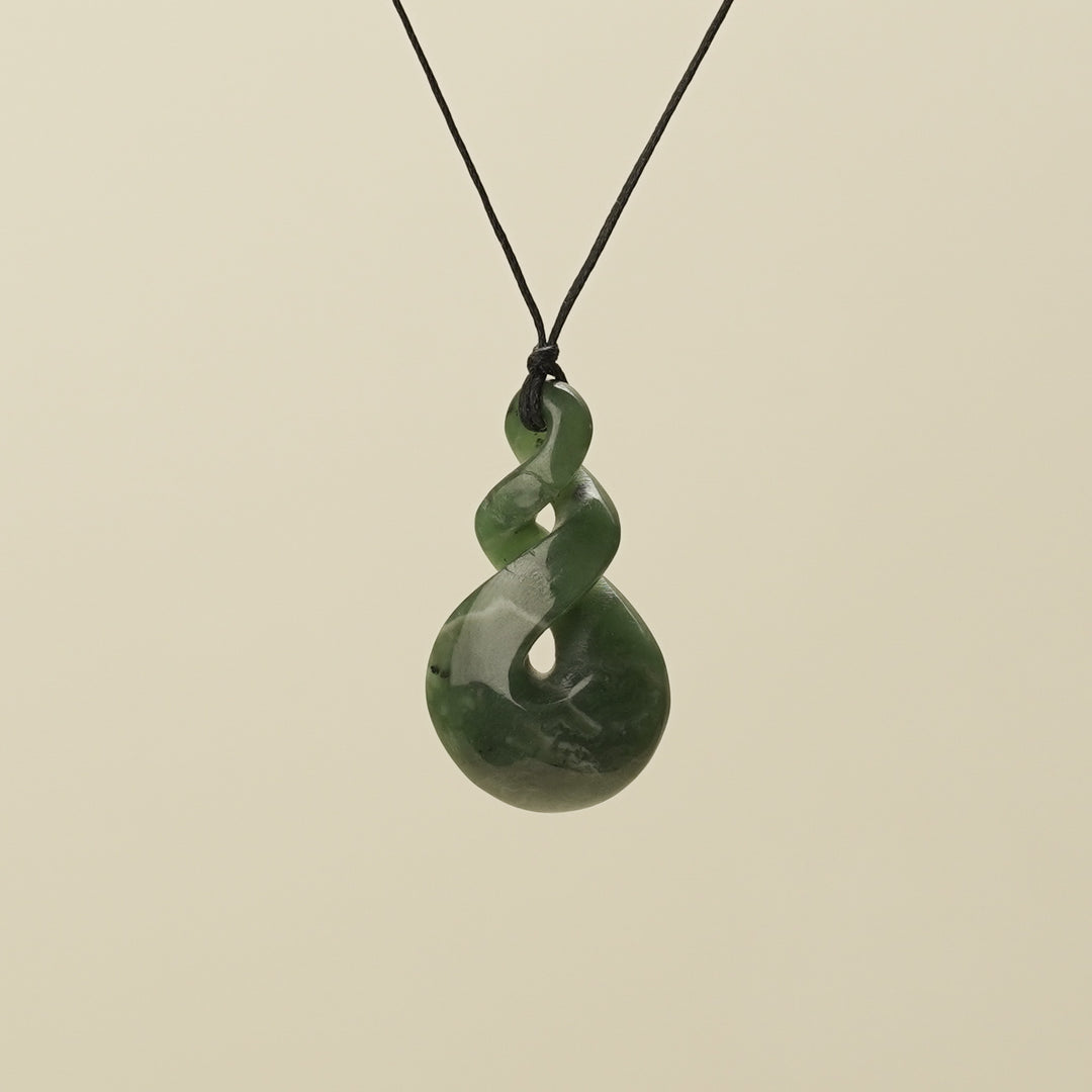 Pikorua Greenstone Medium Pendant