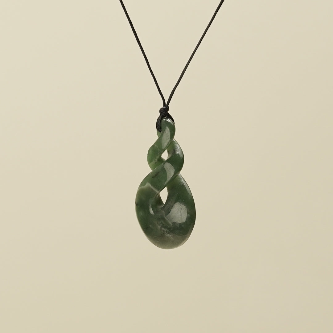 Pikorua Greenstone Medium Pendant