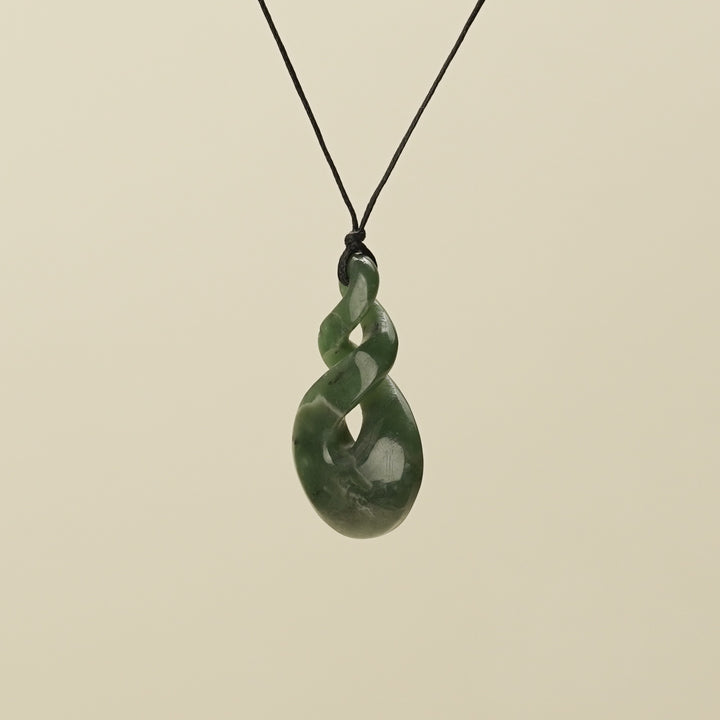 Pikorua Greenstone Medium Pendant