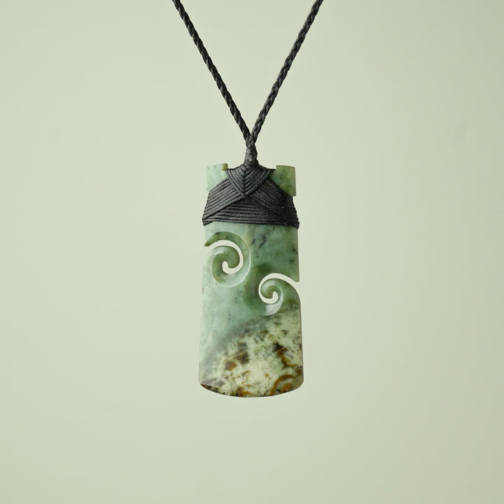 Large Kawakawa Pounamu Toki Pendant