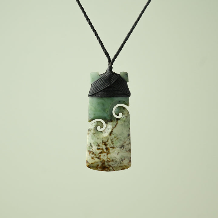 Large Kawakawa Pounamu Toki Pendant