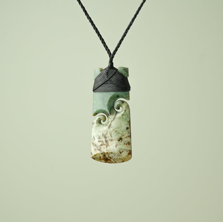 Large Kawakawa Pounamu Toki Pendant