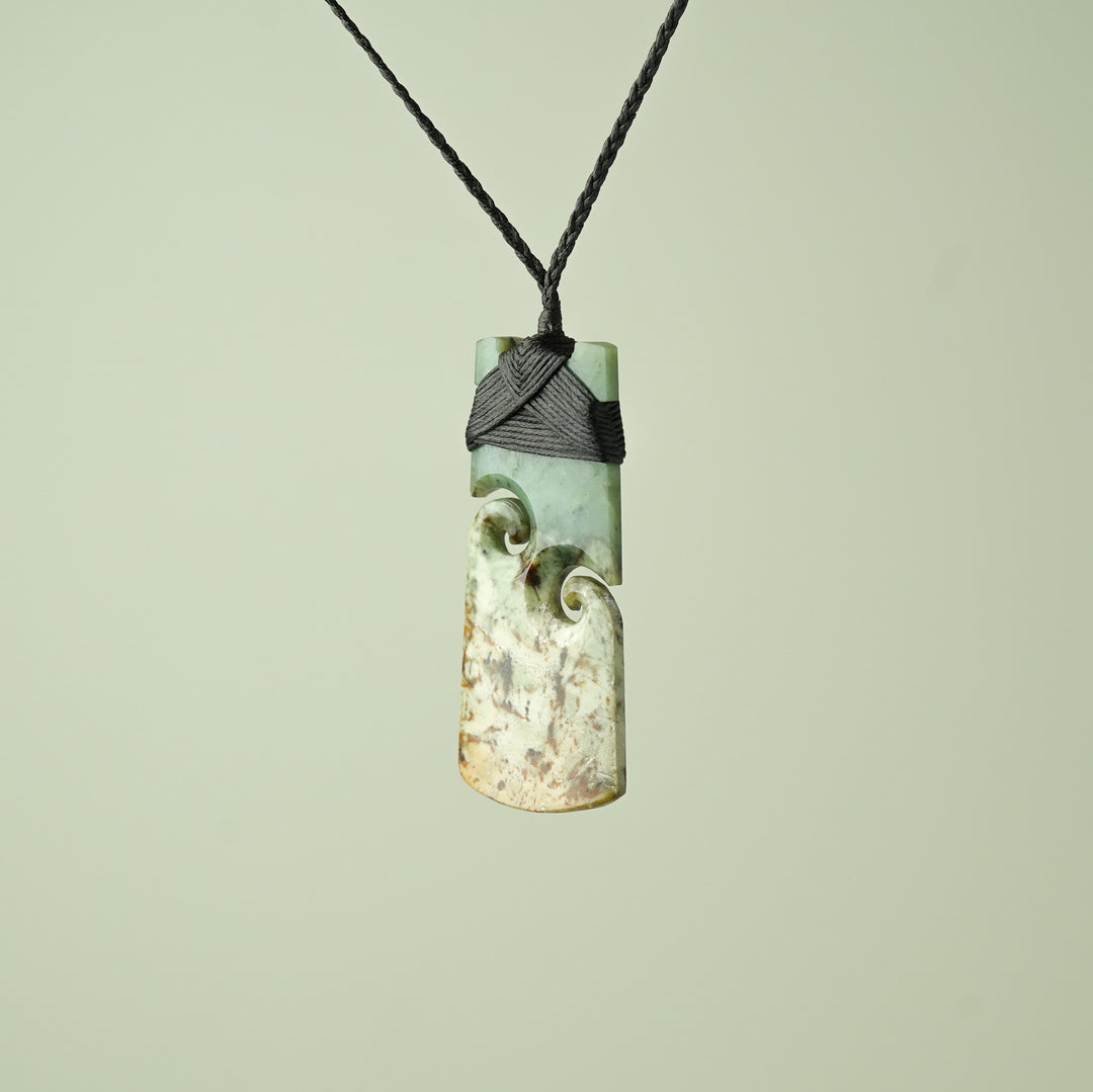 Large Kawakawa Pounamu Toki Pendant