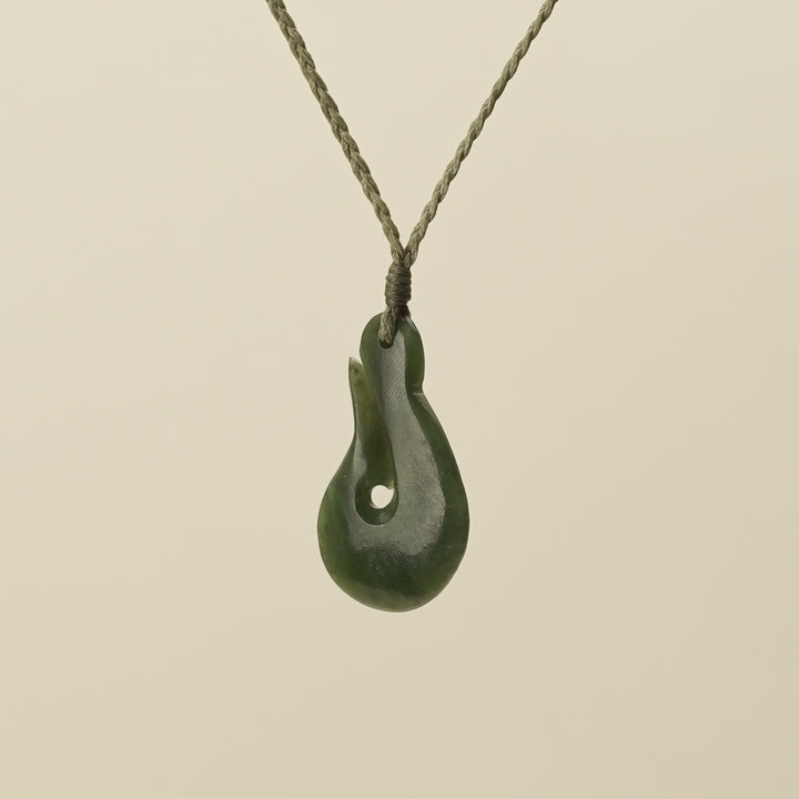 Hei Matau Pendant Medium Kawakawa
