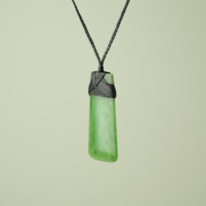 Medium Large Greenstone Toki