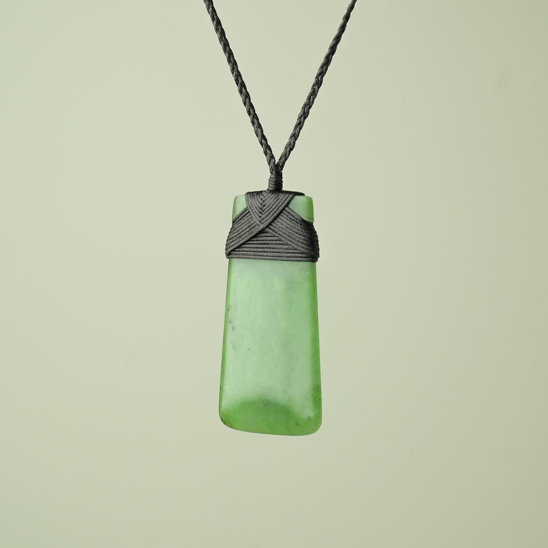 Medium Large Greenstone Toki