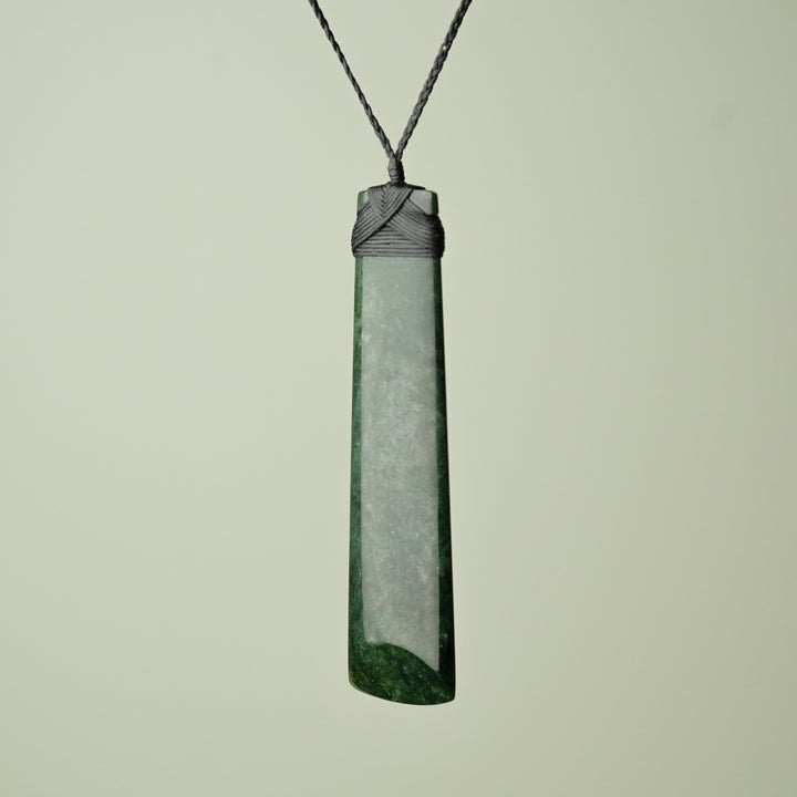 Statement-sized XXL Pounamu Toki