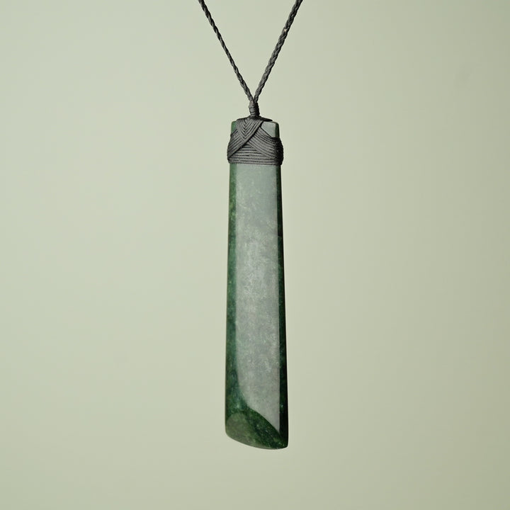 Statement-sized XXL Pounamu Toki