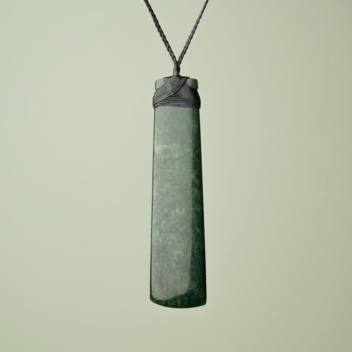 Statement-sized XXL Pounamu Toki