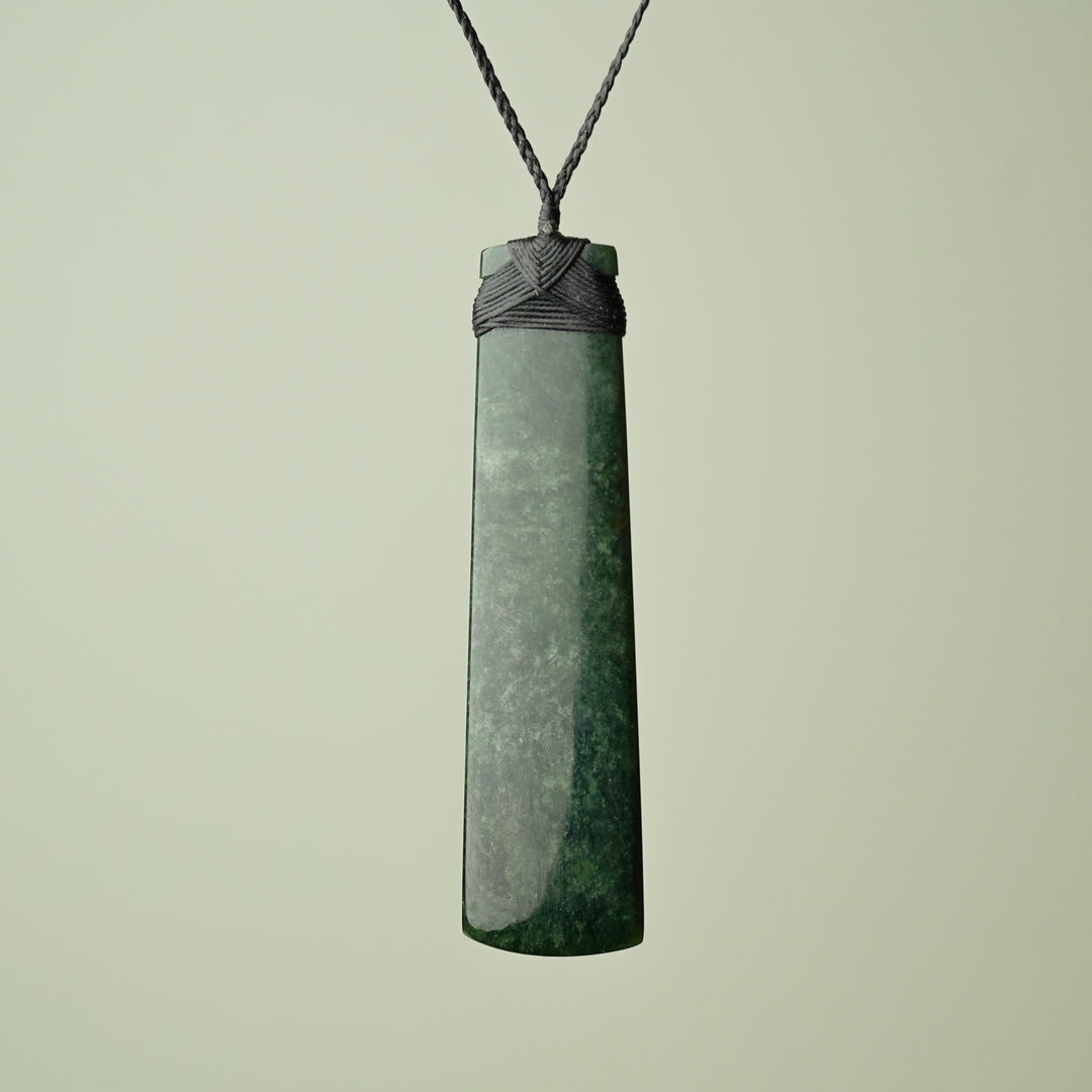 Statement-sized XXL Pounamu Toki