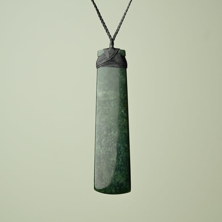 Statement-sized XXL Pounamu Toki