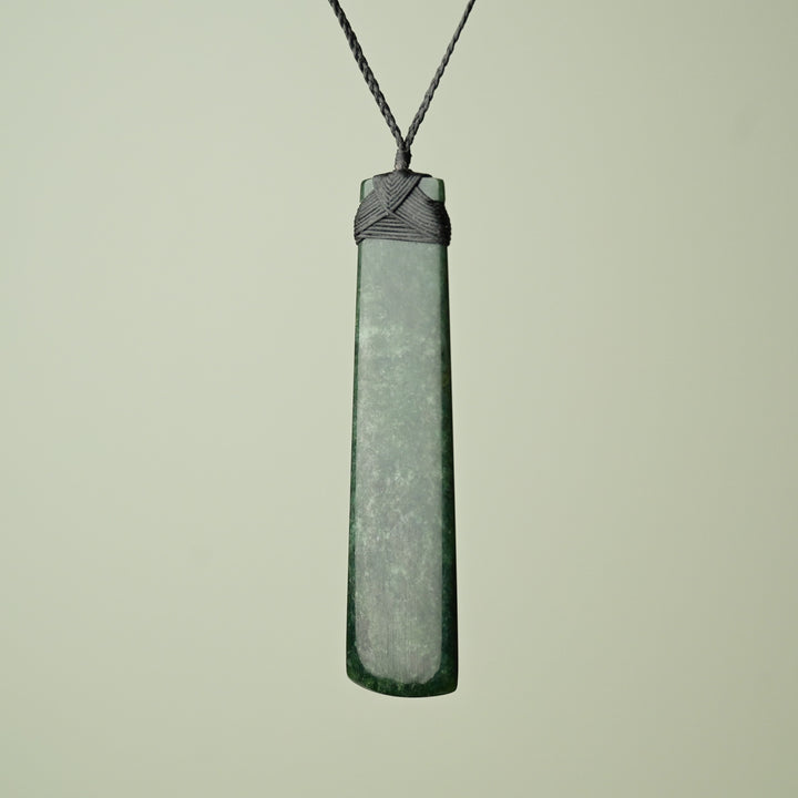 Statement-sized XXL Pounamu Toki
