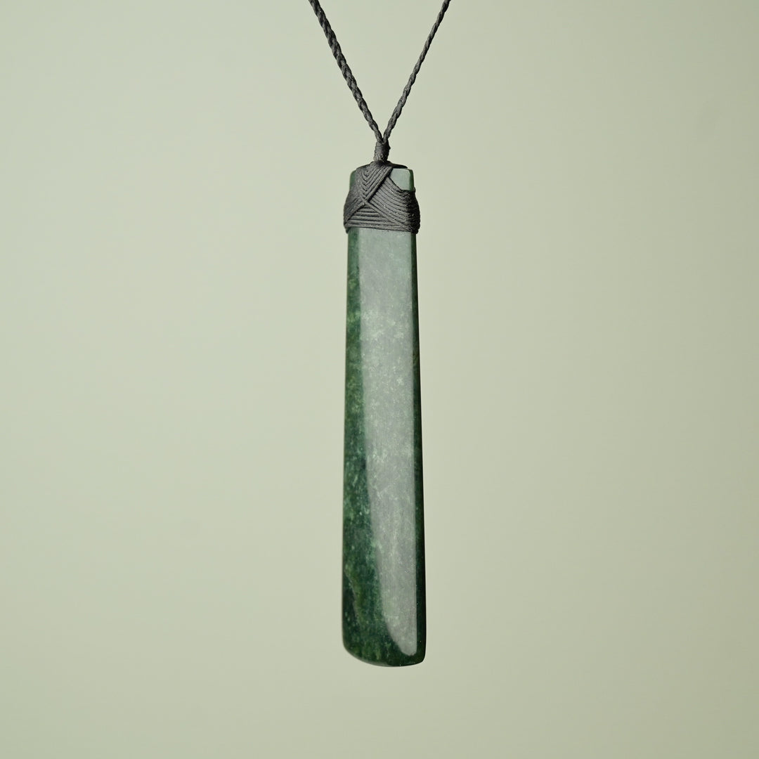 Statement-sized XXL Pounamu Toki