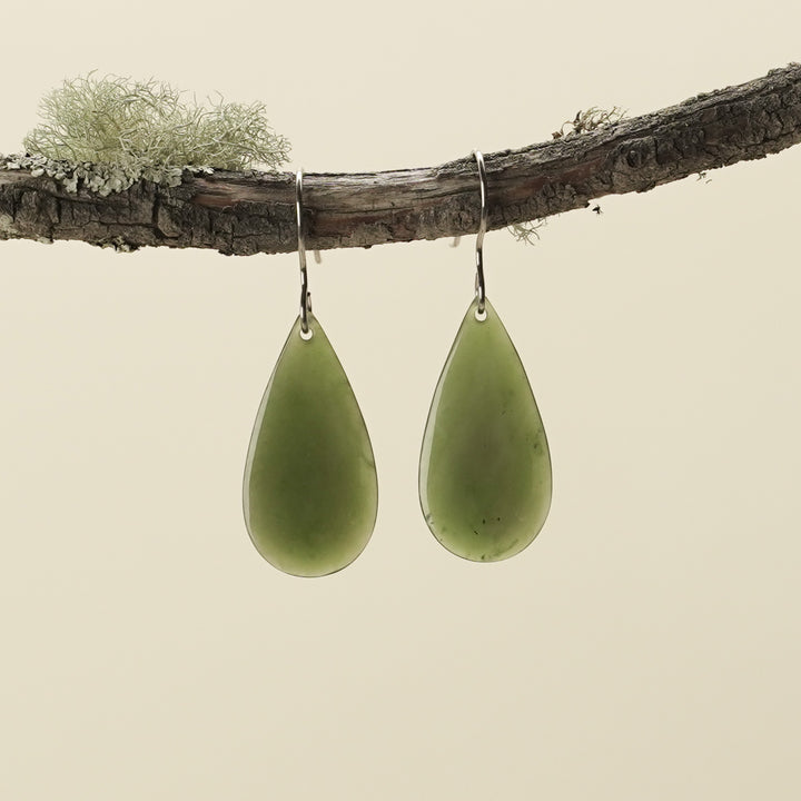 Roimata Kawakawa Greenstone Earrings 28mm