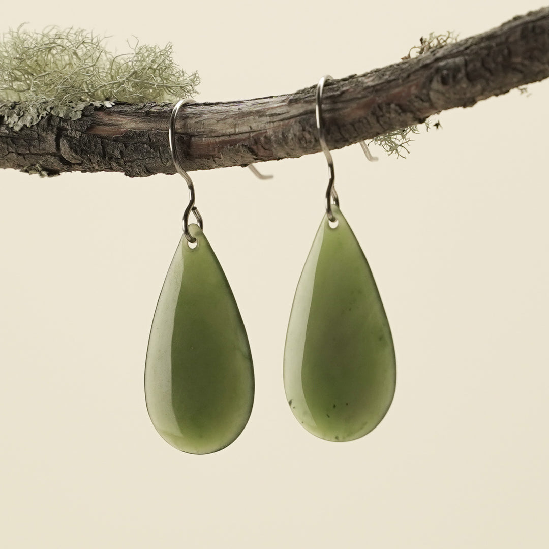 Roimata Kawakawa Greenstone Earrings 28mm