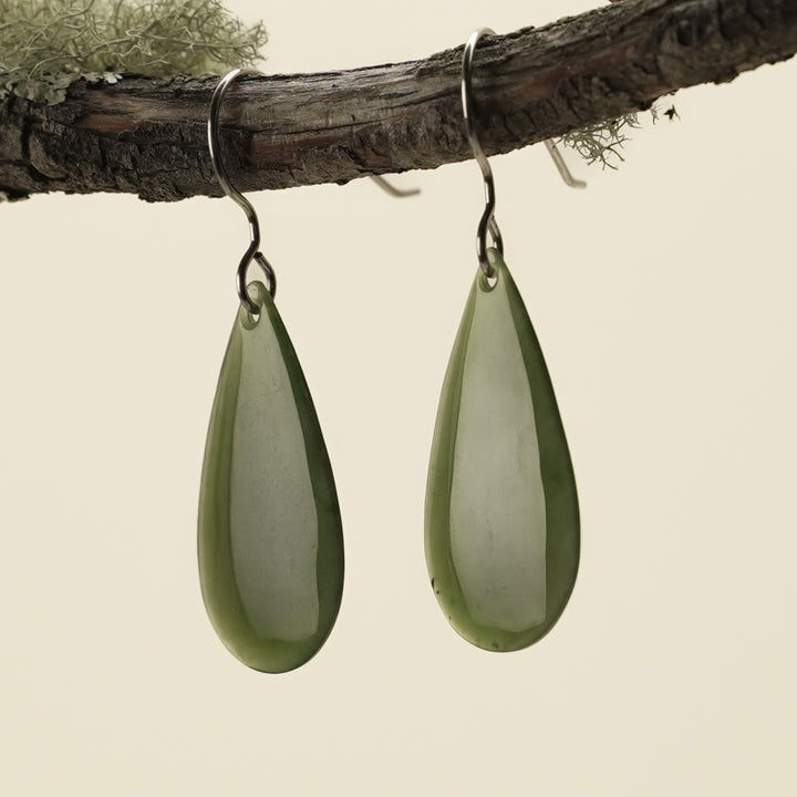Roimata Kawakawa Greenstone Earrings 28mm