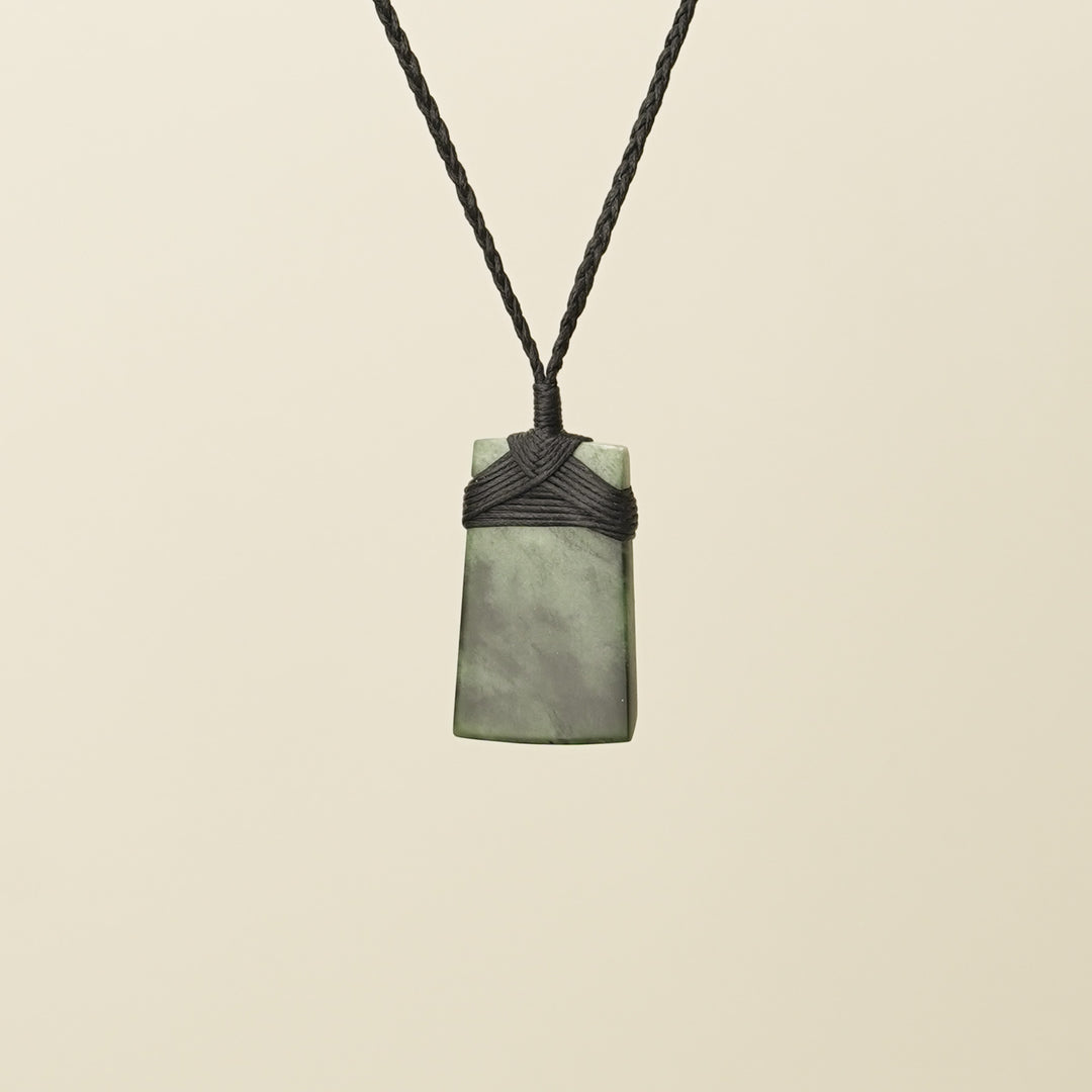 Toki Inanga Kawakawa Pounamu Small Pendant