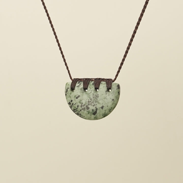 Kōuma Breastplate Kōkopu Pounamu Medium