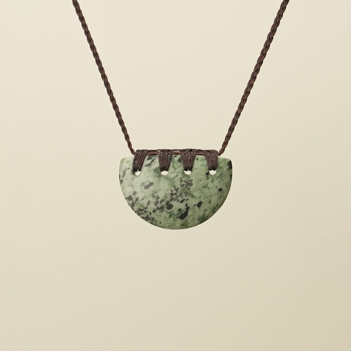 Kōuma Breastplate Kōkopu Pounamu Medium