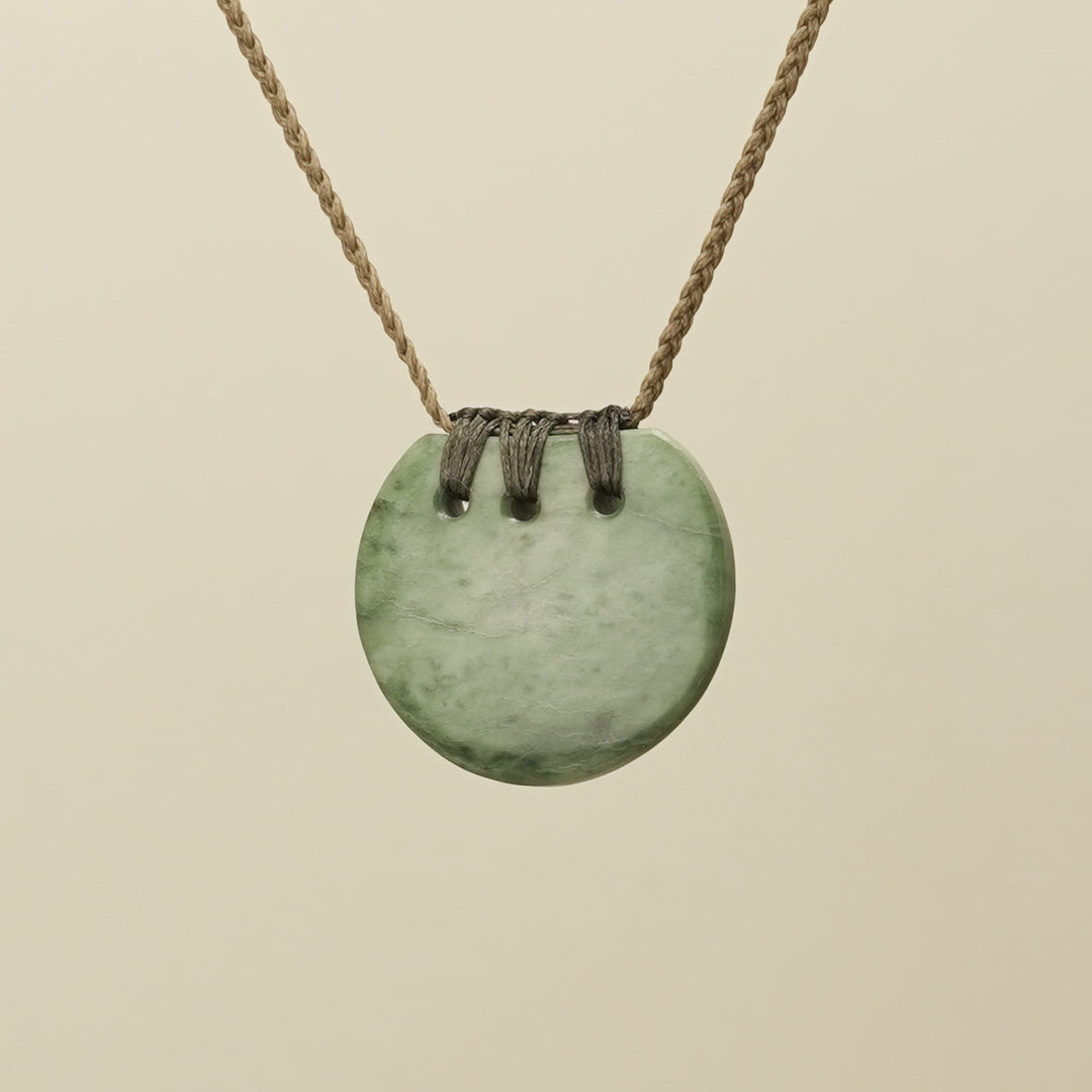 Kōuma Breastplate Inanga Pounamu Small