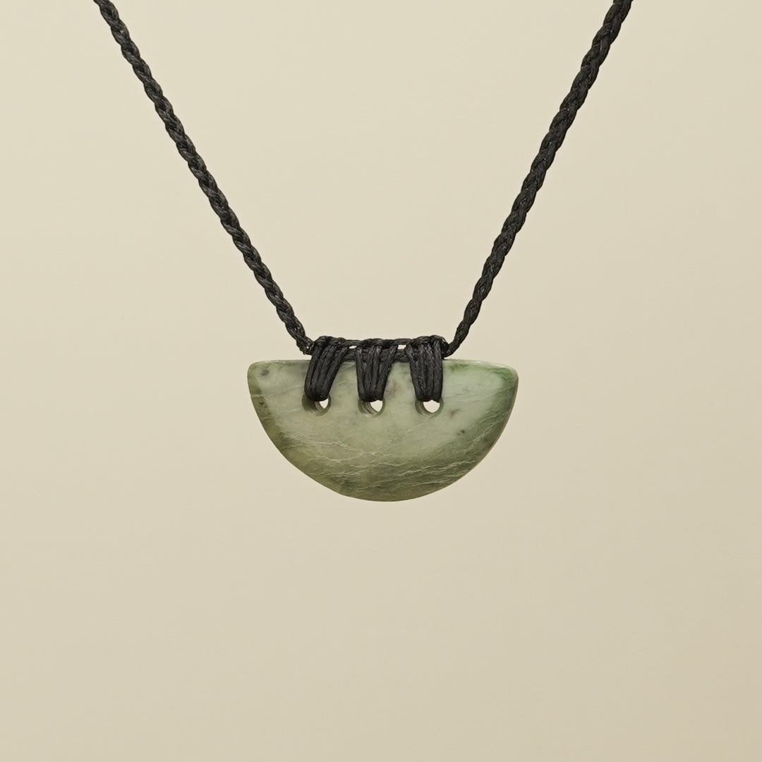 Kōuma Breastplate Raukaraka Pounamu Extra Small