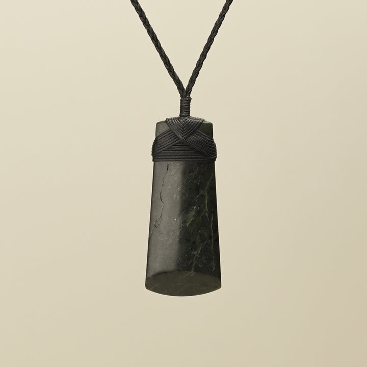 Toki Kawakawa Pounamu Medium Pendant