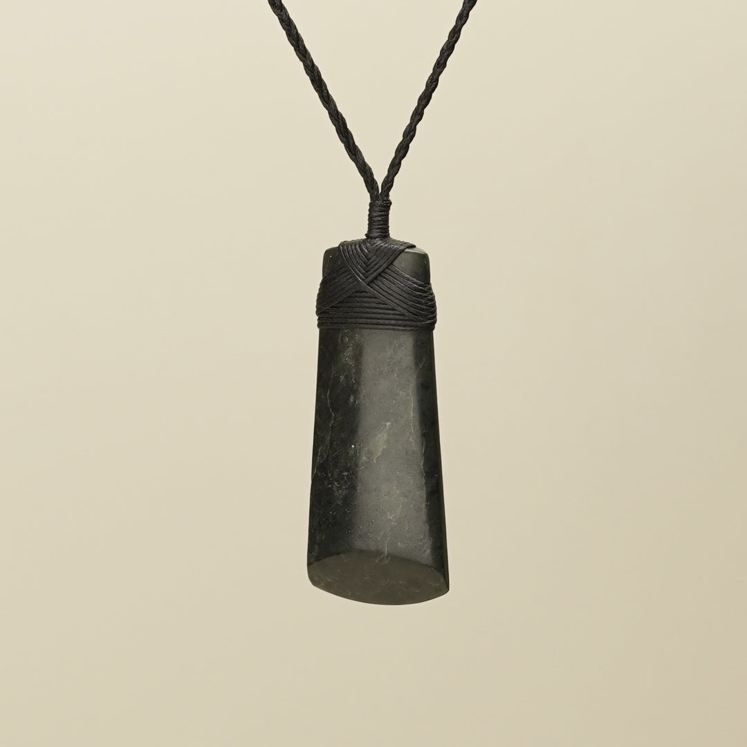 Toki Kawakawa Pounamu Medium Pendant