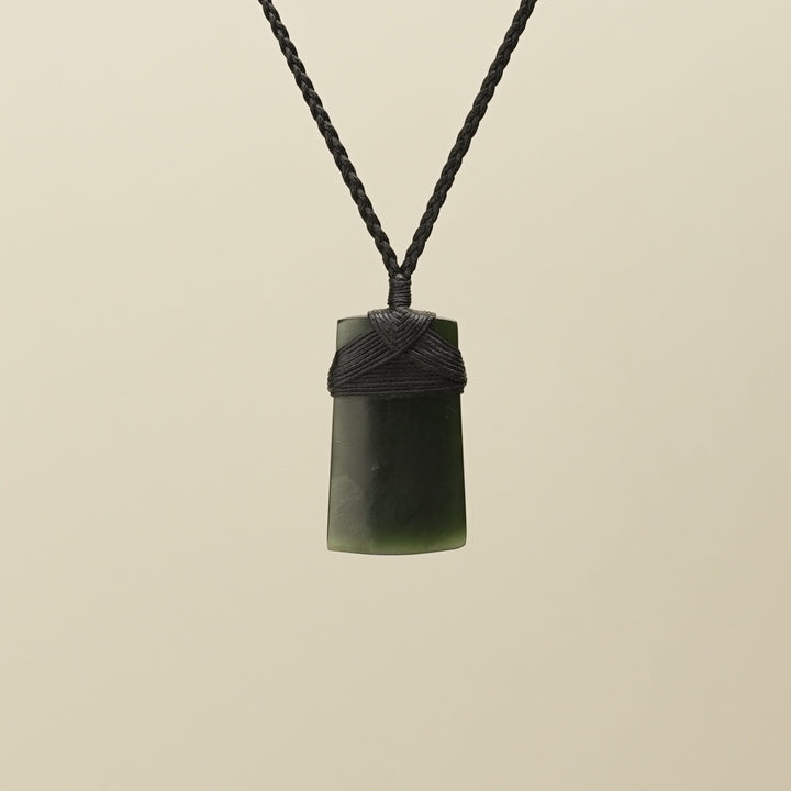 Toki Kawakawa Pounamu Medium Pendant