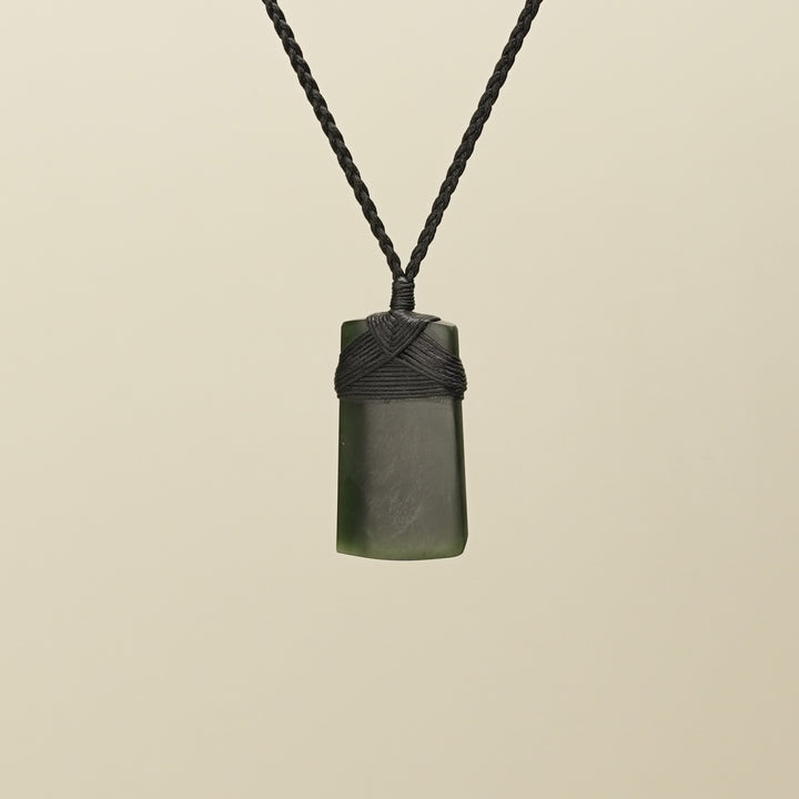 Toki Kawakawa Pounamu Medium Pendant