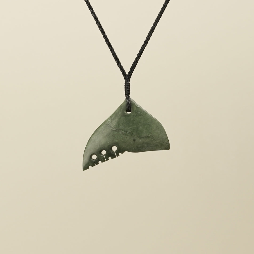 Whale's Tail Inanga Pounamu Medium Pendant