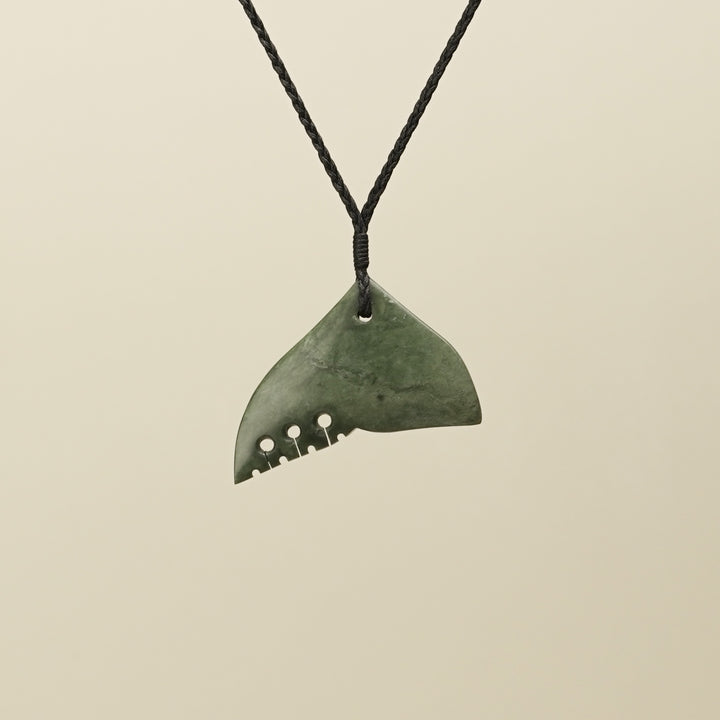 Whale's Tail Inanga Pounamu Medium Pendant