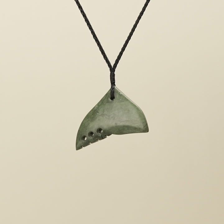 Whale's Tail Inanga Pounamu Medium Pendant