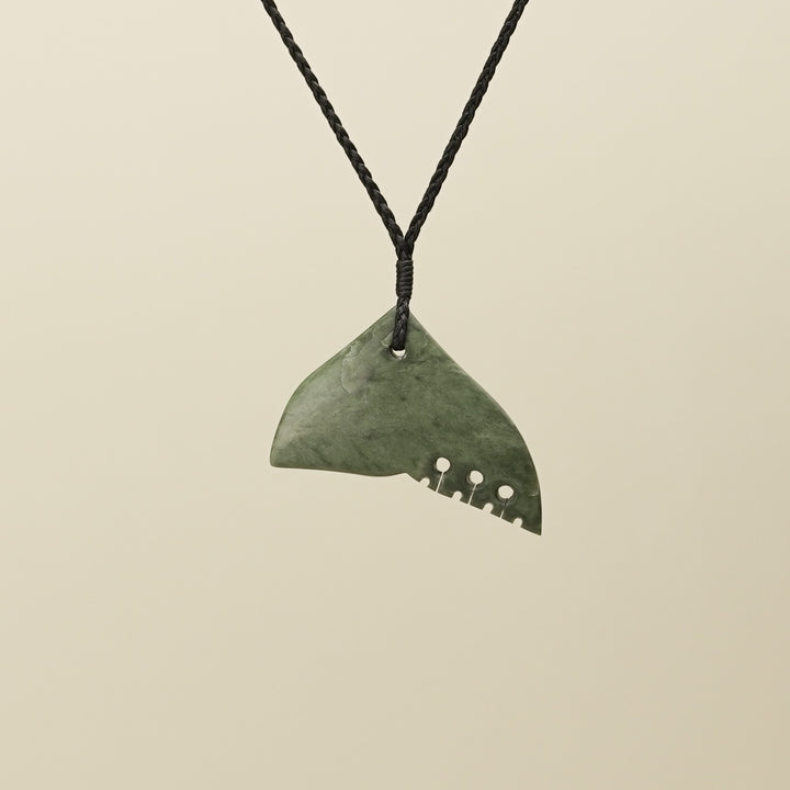 Whale's Tail Inanga Pounamu Medium Pendant