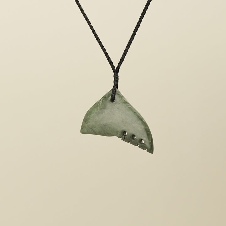 Whale's Tail Inanga Pounamu Medium Pendant