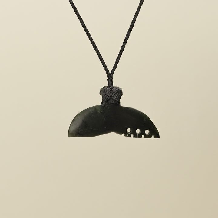Whale's Tail Kawakawa Pounamu Medium Pendant