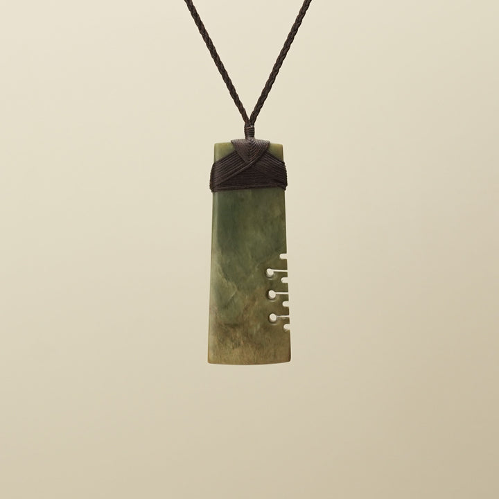 Raukaraka Pounamu Toki XL