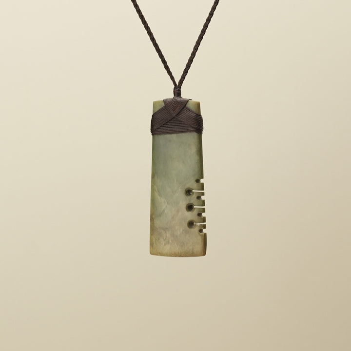 Raukaraka Pounamu Toki XL