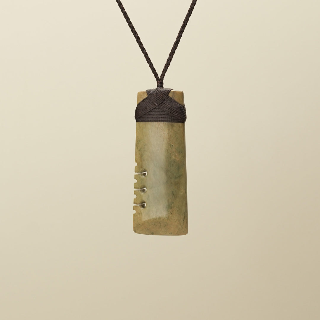 Raukaraka Pounamu Toki XL