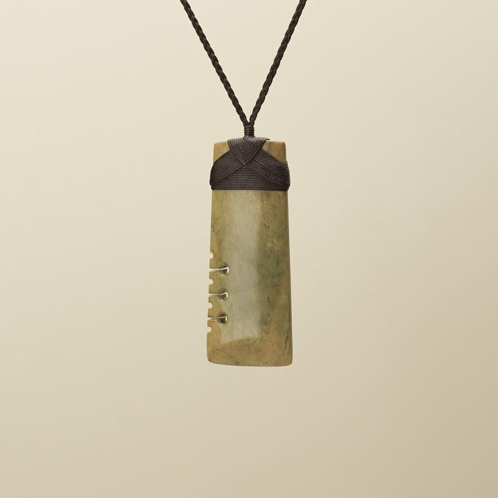 Raukaraka Pounamu Toki XL