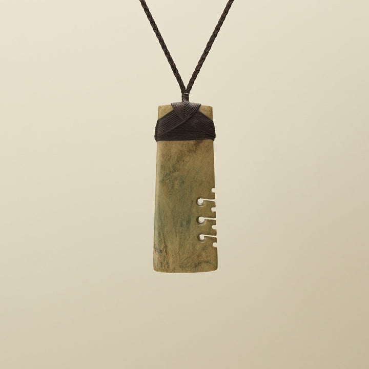 Raukaraka Pounamu Toki XL