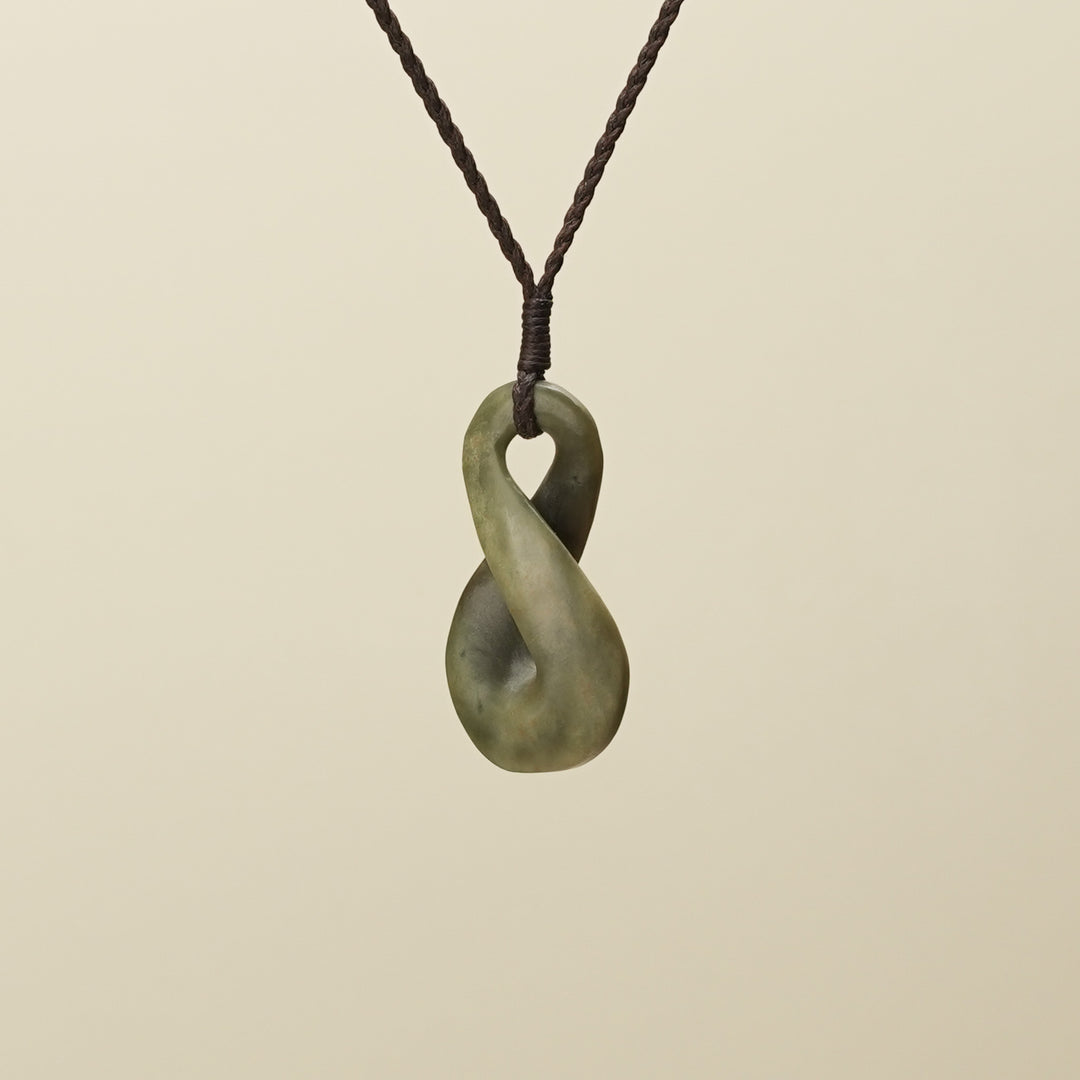 Raukaraka Pikoura Single Medium Pendant