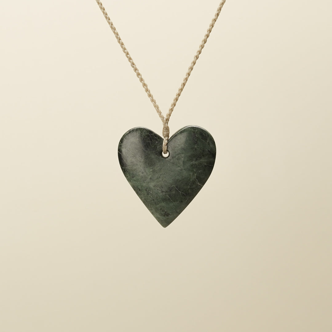 Kawakawa Pounamu Manawa XL Pendant, Tan Binding