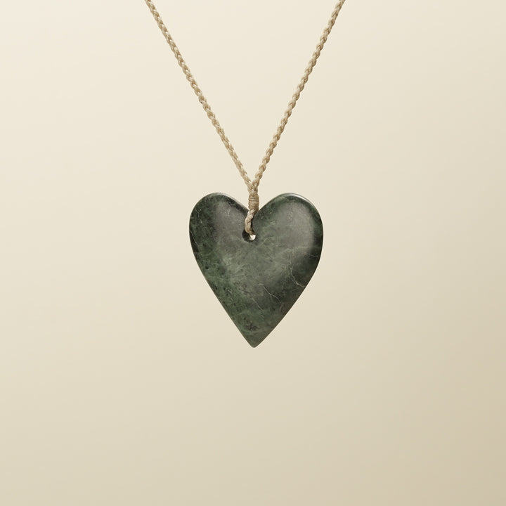 Kawakawa Pounamu Manawa XL Pendant, Tan Binding