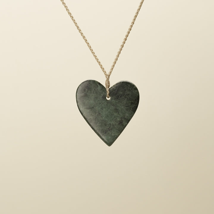 Kawakawa Pounamu Manawa XL Pendant, Tan Binding