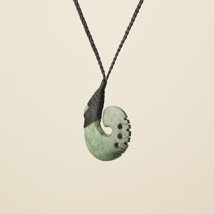 Hei Matau – Kawakawa Greenstone Medium Pendant Notched, Black Binding