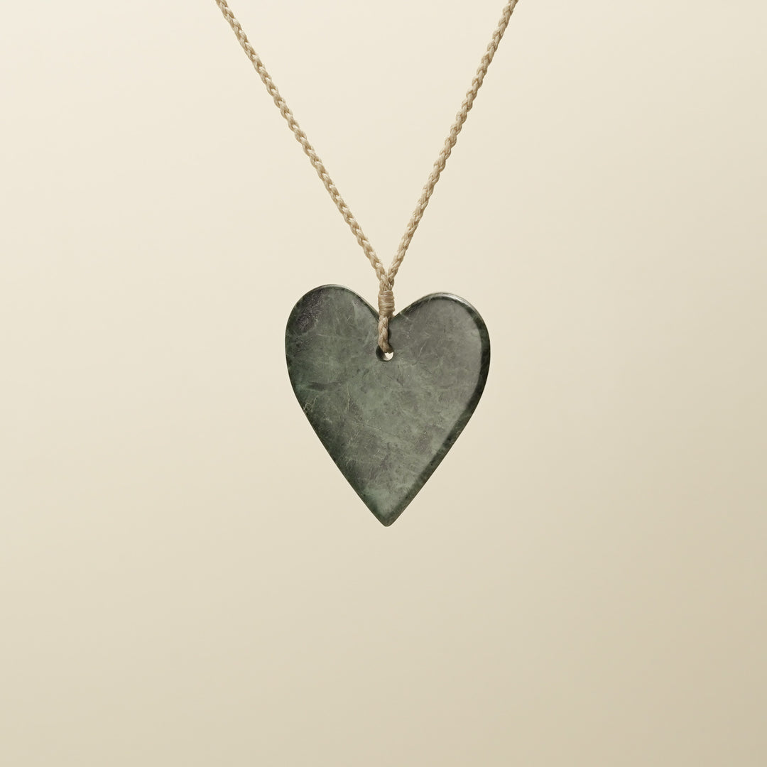 Kawakawa Pounamu Manawa XL Pendant, Tan Binding