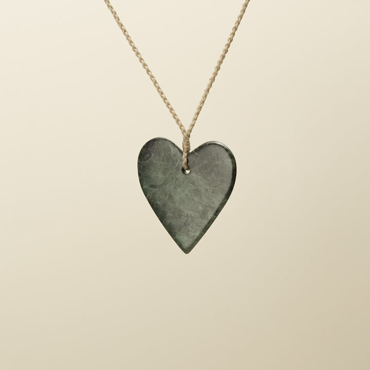 Kawakawa Pounamu Manawa XL Pendant, Tan Binding