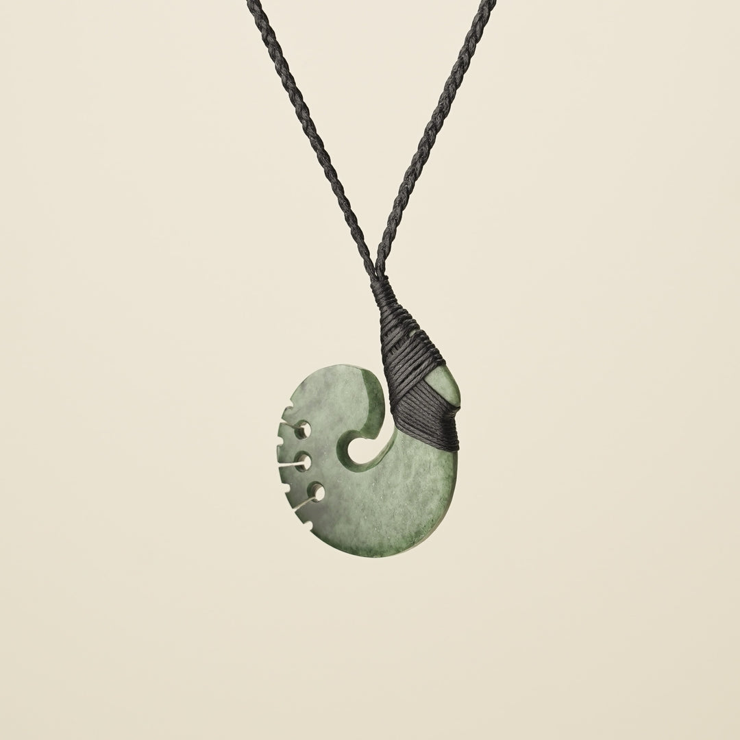 Hei Matau – Kawakawa Greenstone Medium Pendant Notched, Black Binding