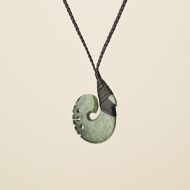 Hei Matau – Kawakawa Greenstone Medium Pendant Notched, Black Binding