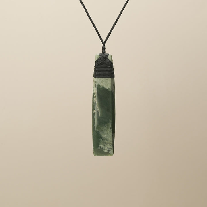 Kawakawa Inanga Pounamu Toki Pendant
